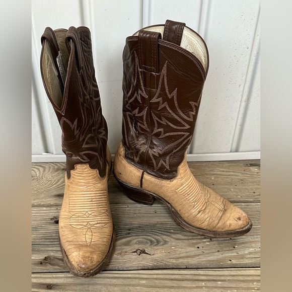 Olathe Boot Co. Brown and Tan Heeled Boots - Picture 3 of 9